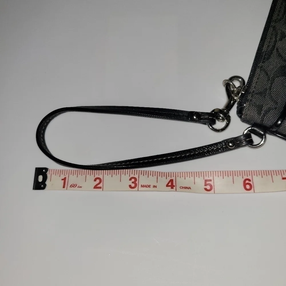 Vintage Coach Signature C Black Wristlet